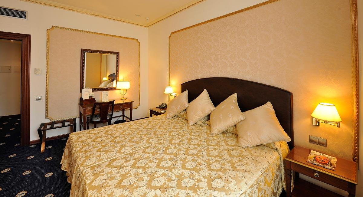 Roger De Lluria Hotel