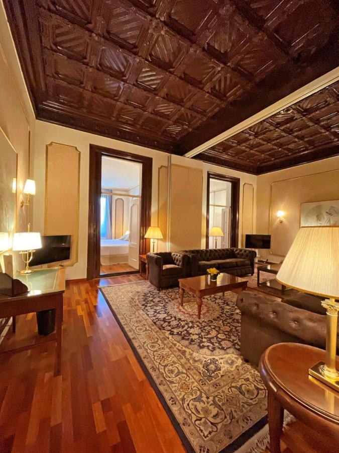 Roger De Lluria Hotel Barcelone